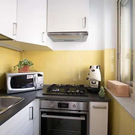 Iflat Downtown House