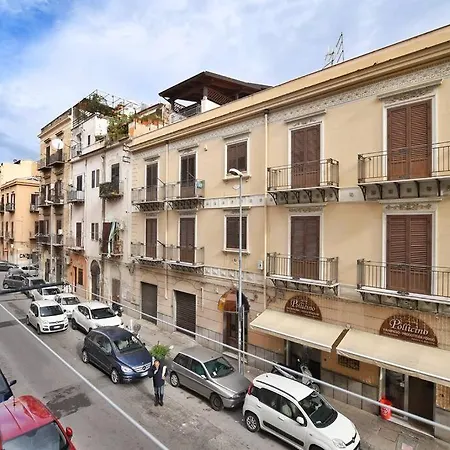 Iflat Downtown House * Palermo